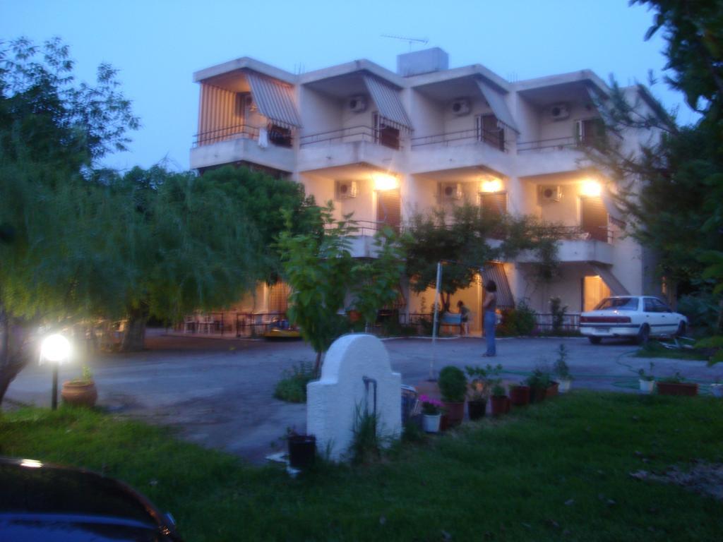 Apartments Skardoutsou Agiokampos  Dış mekan fotoğraf