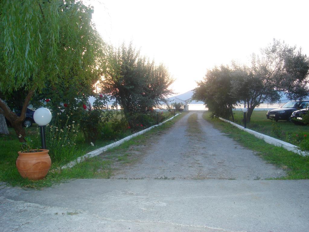 Apartments Skardoutsou Agiokampos  Dış mekan fotoğraf